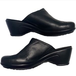 Strictly Comfort Black Leather Clogs Slip On Shoes Women Size 8M